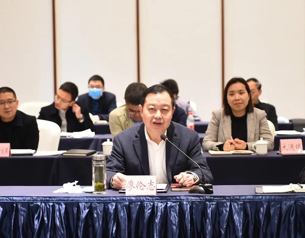 嘉陵区区委书记廖伦志发言