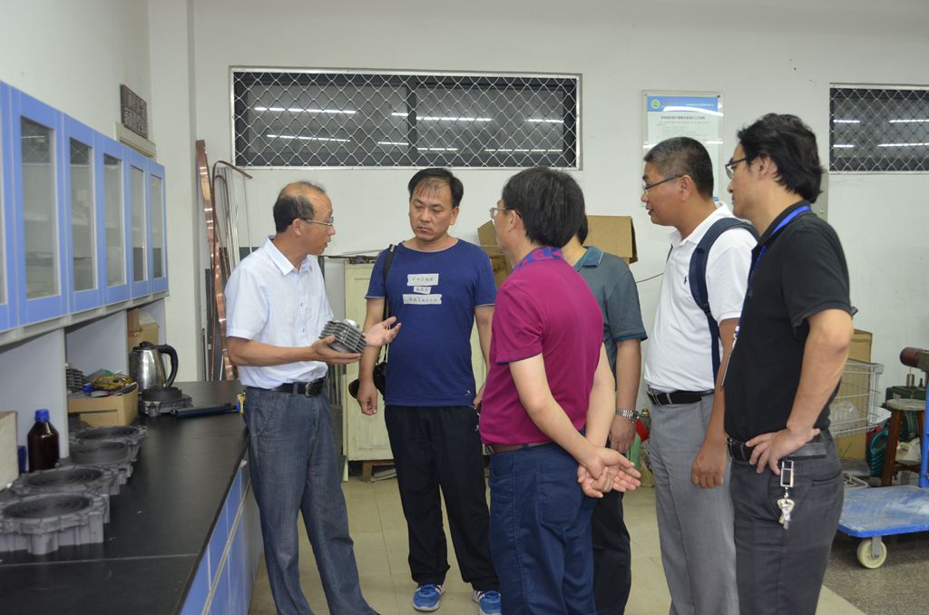 中石油渤海钻探工程院及中成装备制造公司一行来校