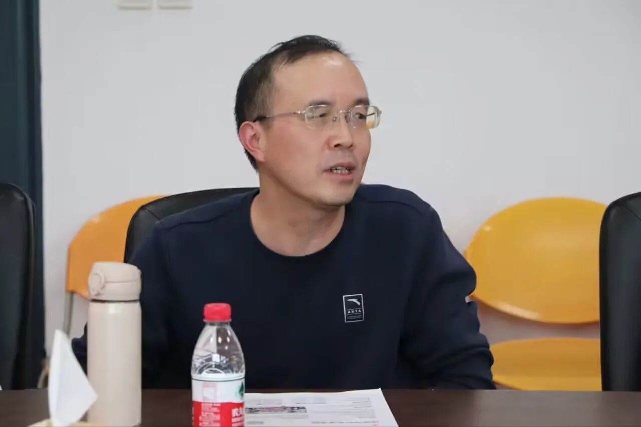 法学与社会学学院举行“相约‘法社’续情谊,凝心聚力谋发展”校友座谈会