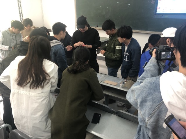 刘洋先生讲解设计与CMF之间的关系