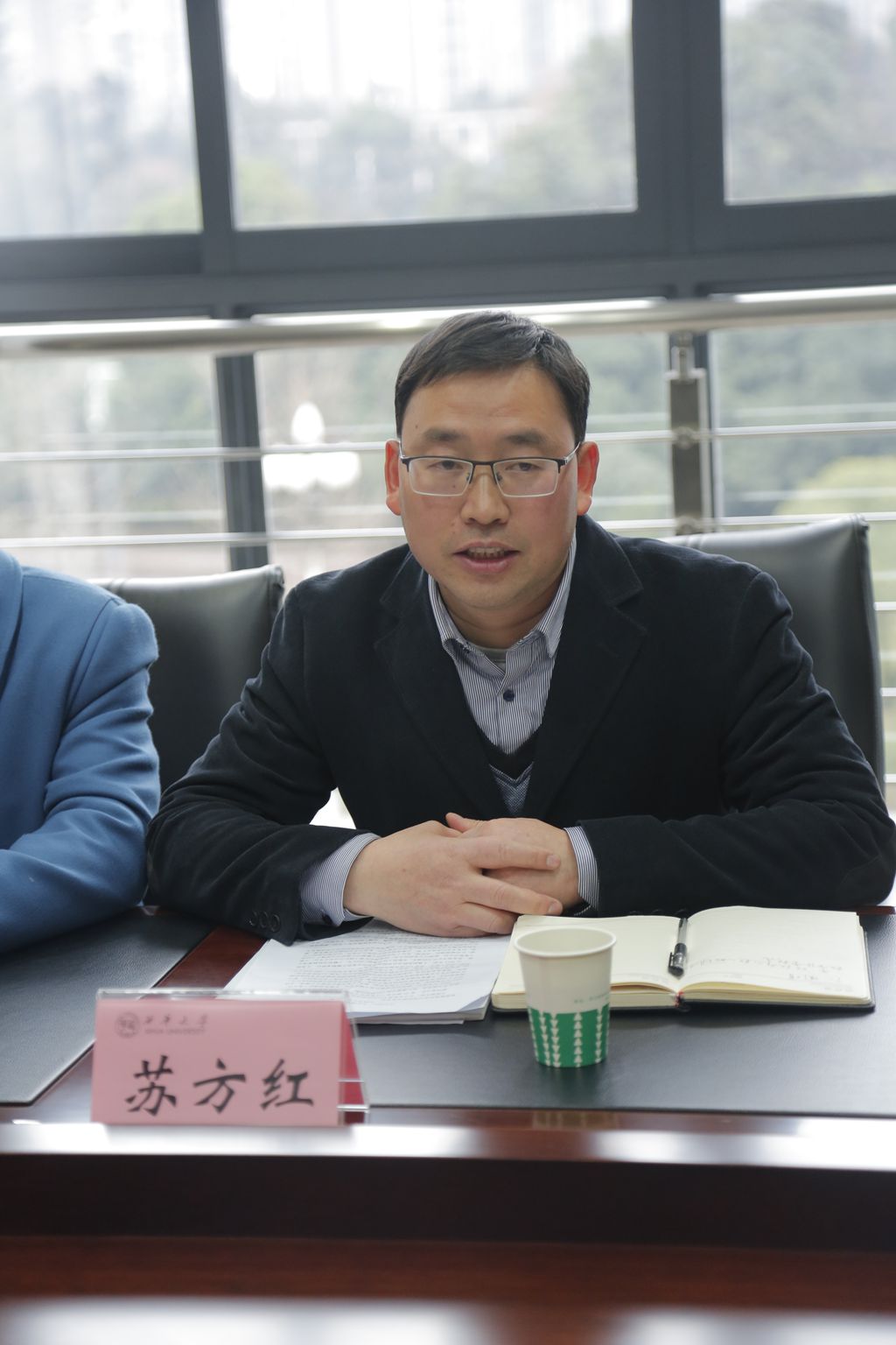 苏方红校友向西华大学捐赠价值100万元的存储设备
